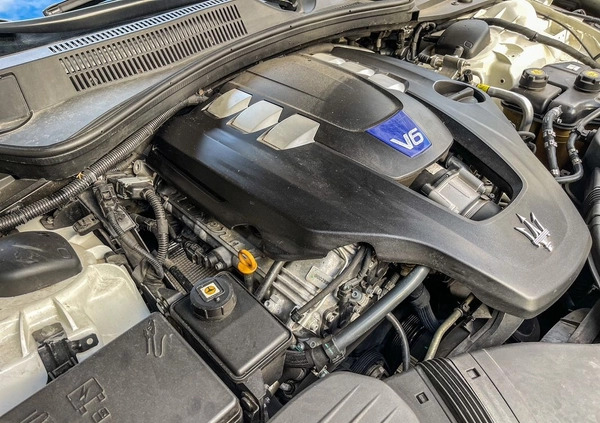Maserati Ghibli cena 119999 przebieg: 63000, rok produkcji 2014 z Żagań małe 781